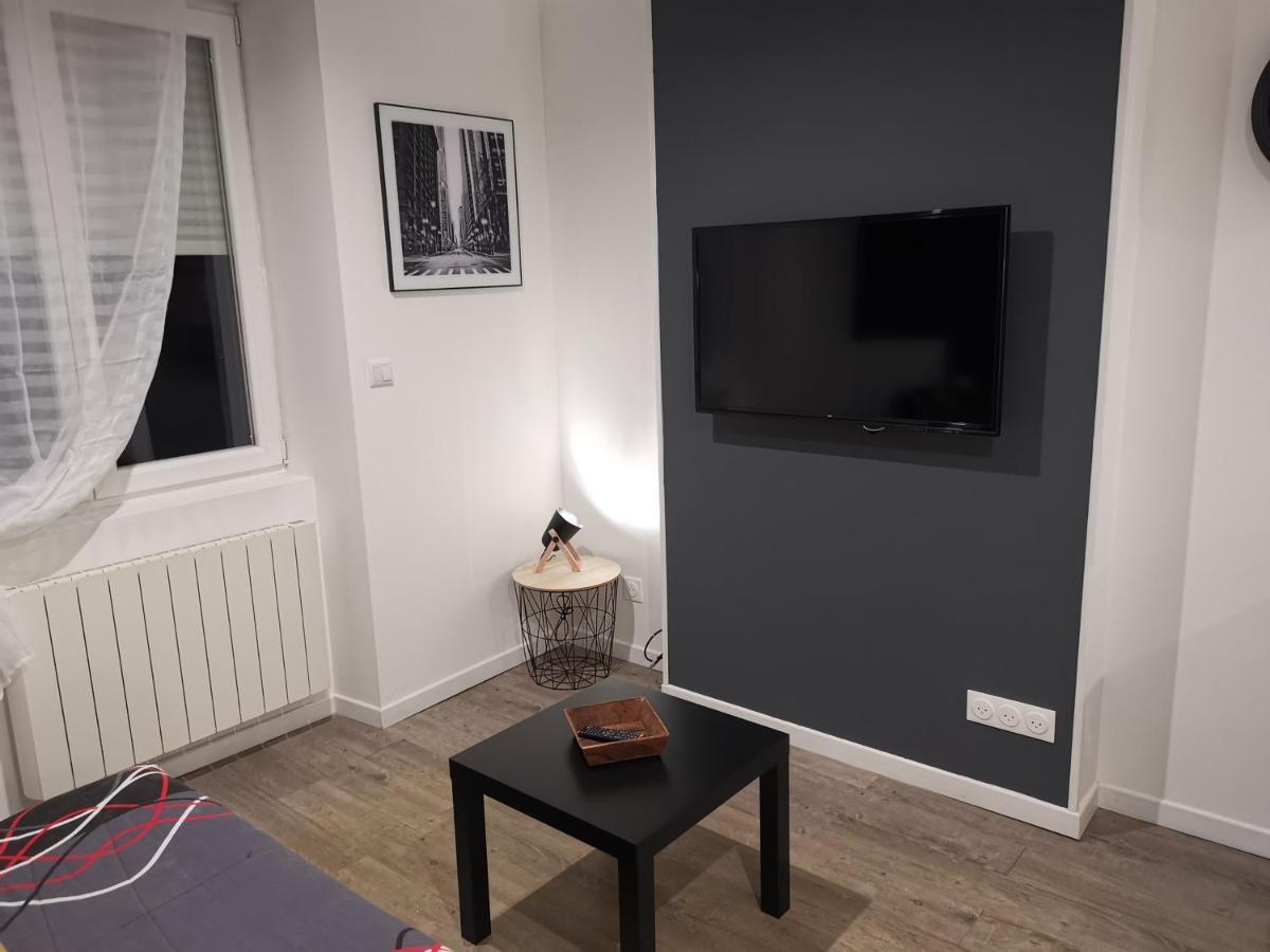 Studio Cosy Au Pied Du Metro Flachet Villeurbanne Exterior photo